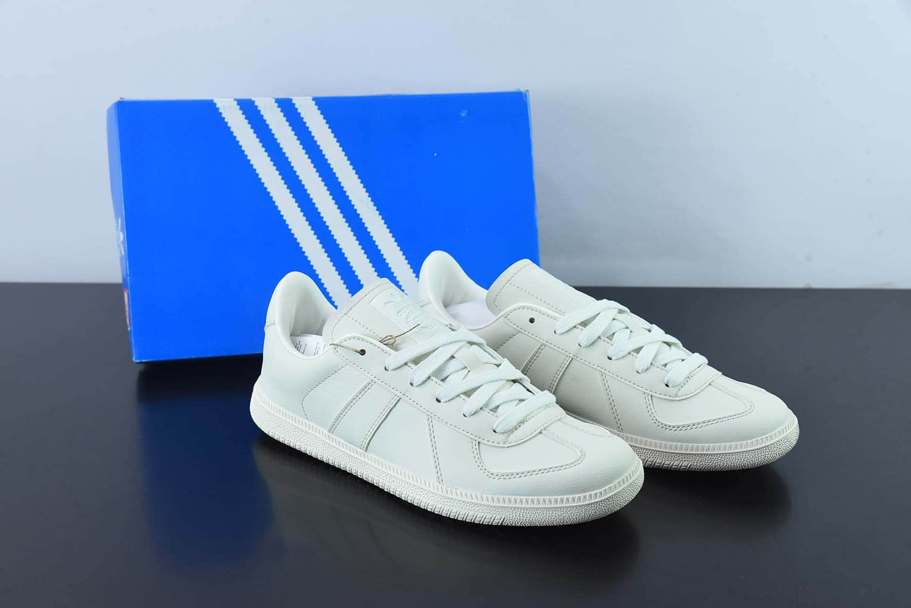 阿迪达斯Adidas Originals BW Army 德训系列皮革米白绅士军用训练风百搭休闲运动板鞋纯原版本 货号:HP5516