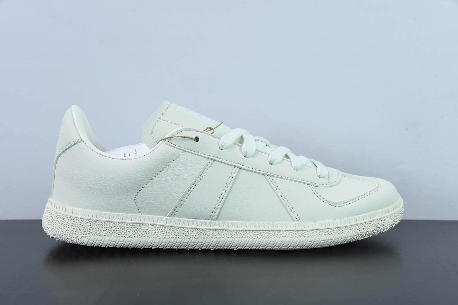 阿迪达斯Adidas Originals BW Army 德训系列皮革米白绅士军用训练风百搭休闲运动板鞋纯原版本 货号:HP5516