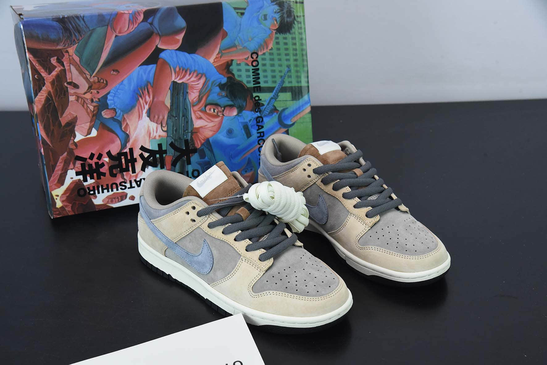 耐克Nike SB Dunk Low 大友克洋联名款麂皮卡其灰蓝SB低帮休闲滑板鞋纯原版本 货号：CV1026-052