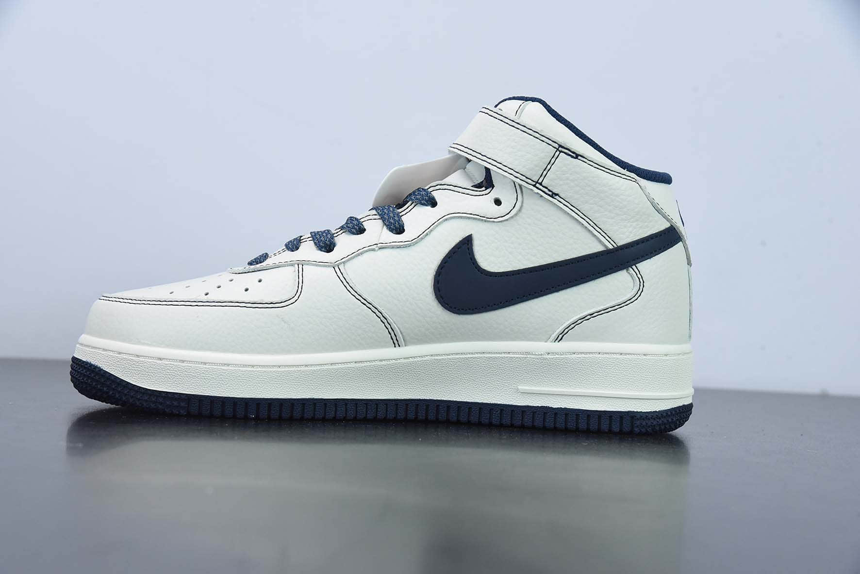耐克Nike Air Force 1 MID 米深蓝满天星空军一号中帮休闲板鞋纯原版本 货号：MU3603-202