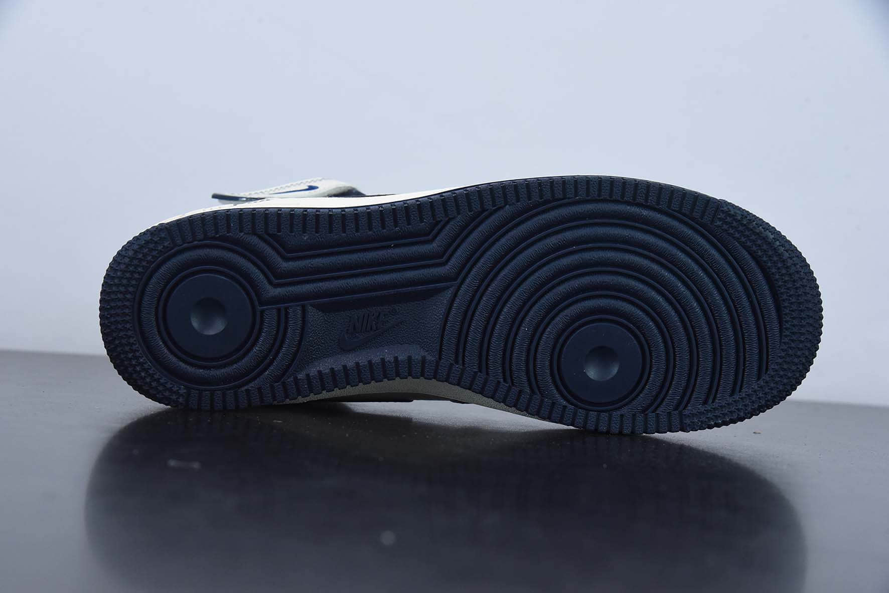 耐克Nike Air Force 1 MID 米深蓝满天星空军一号中帮休闲板鞋纯原版本 货号：MU3603-202