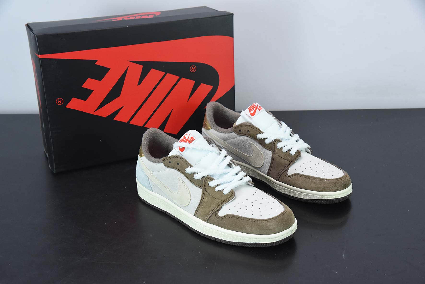 乔丹Air Jordan 1 Low Year Of The Rabbit AJ1 乔1兔年限定低帮篮球鞋纯原版本 货号：DV1312-200