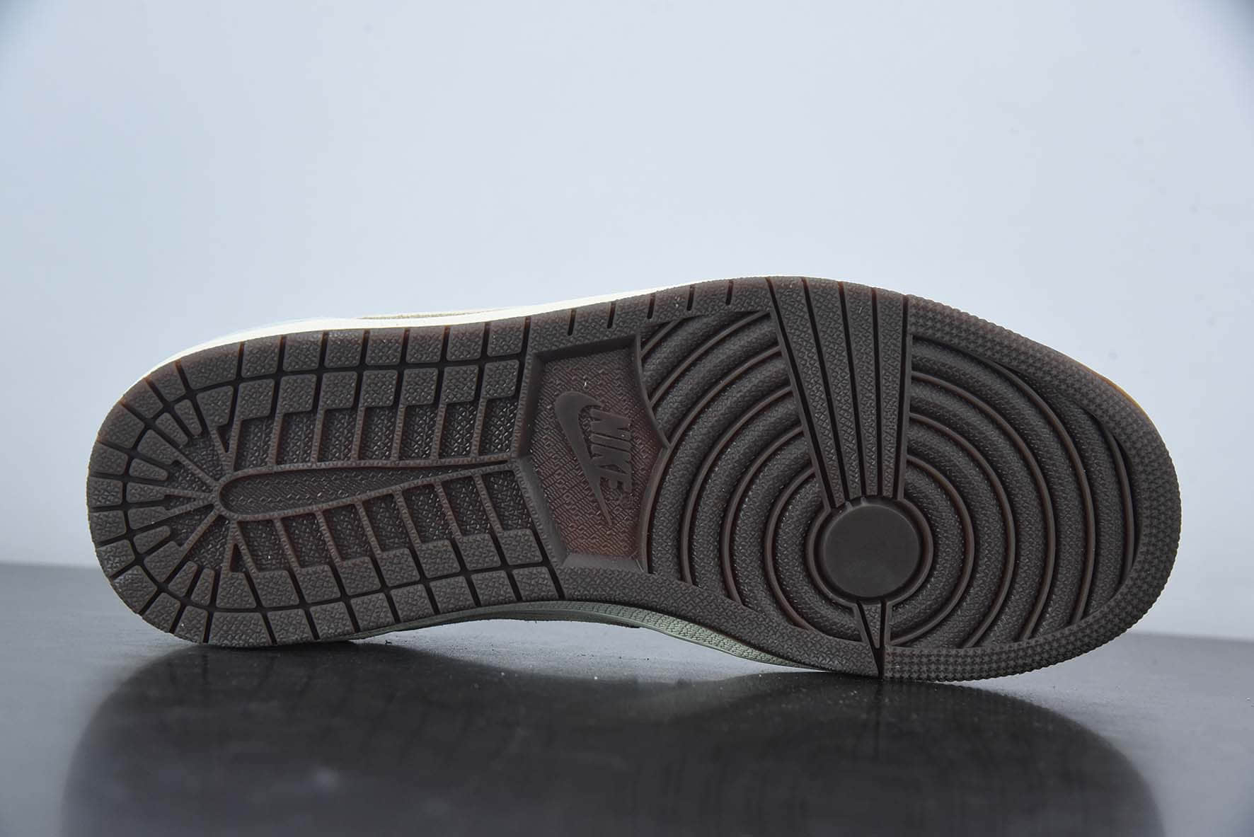 乔丹Air Jordan 1 Low Year Of The Rabbit AJ1 乔1兔年限定低帮篮球鞋纯原版本 货号：DV1312-200