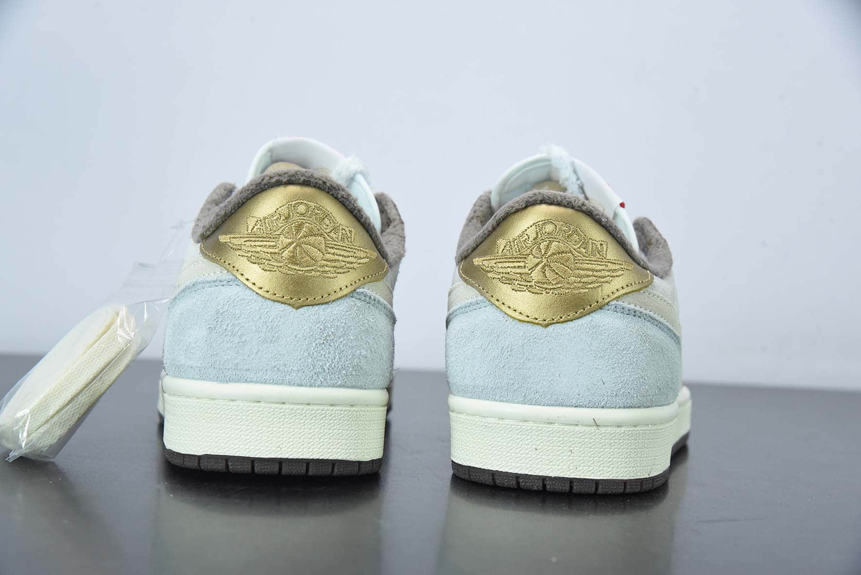 乔丹Air Jordan 1 Low Year Of The Rabbit AJ1 乔1兔年限定低帮篮球鞋纯原版本 货号：DV1312-200