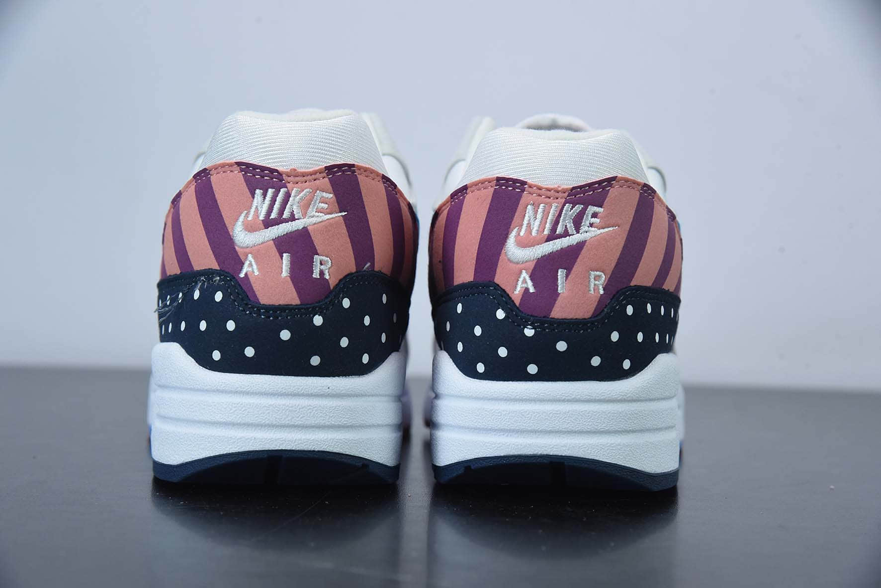 耐克Nike Piet Parra x Nike Air Max 1 White Multi彩虹游乐园复古气垫百搭慢跑鞋纯原版本 货号:AT3057-100
