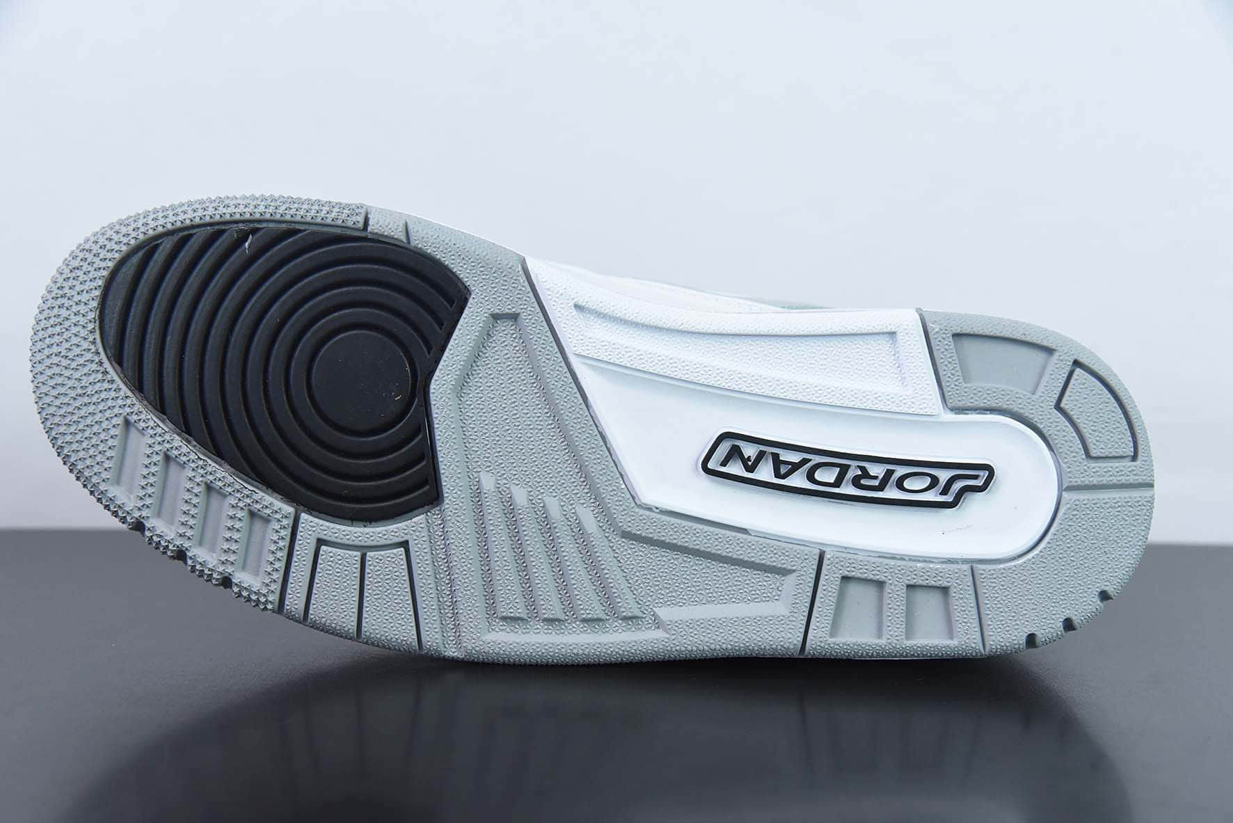 乔丹Air Jordan Legacy 312灰白黑低帮文化休闲运动篮球鞋纯原版本 货号：CD7069-105
