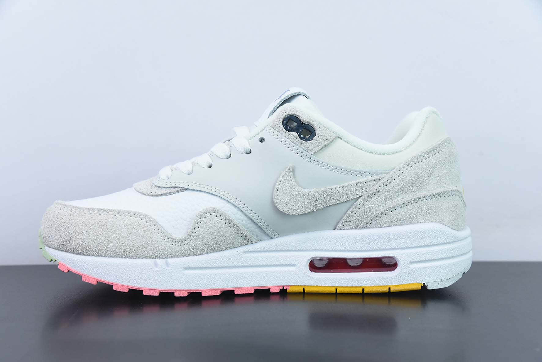 耐克Nike Wmns Air Max 1 PremiumPom Pom Polka Dot灰白毛球初代复古气垫百搭休闲运动慢跑鞋纯原版本 货号:FB4959-121