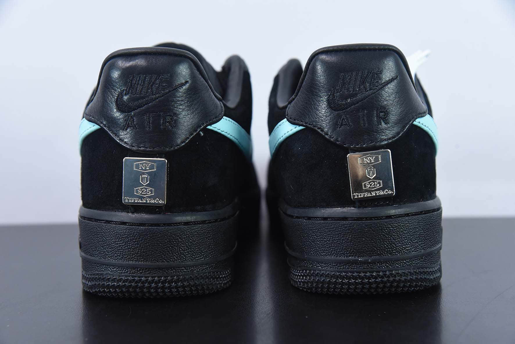 耐克Nike Tiffany & CO x Nk Air Force 1 Low 1837 詹姆斯同款蒂芙尼黑蓝联名空军一号低帮板鞋纯原版本 货号：DZ1382-001 