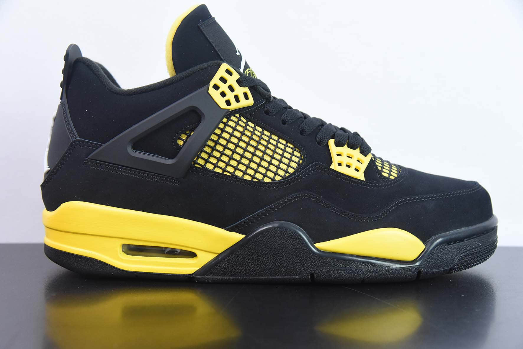 乔丹Air Jordan 4 Retro Thunder AJ4 乔4黑黄雷公男子文化篮球鞋纯原版本 货号：DH6927-017
