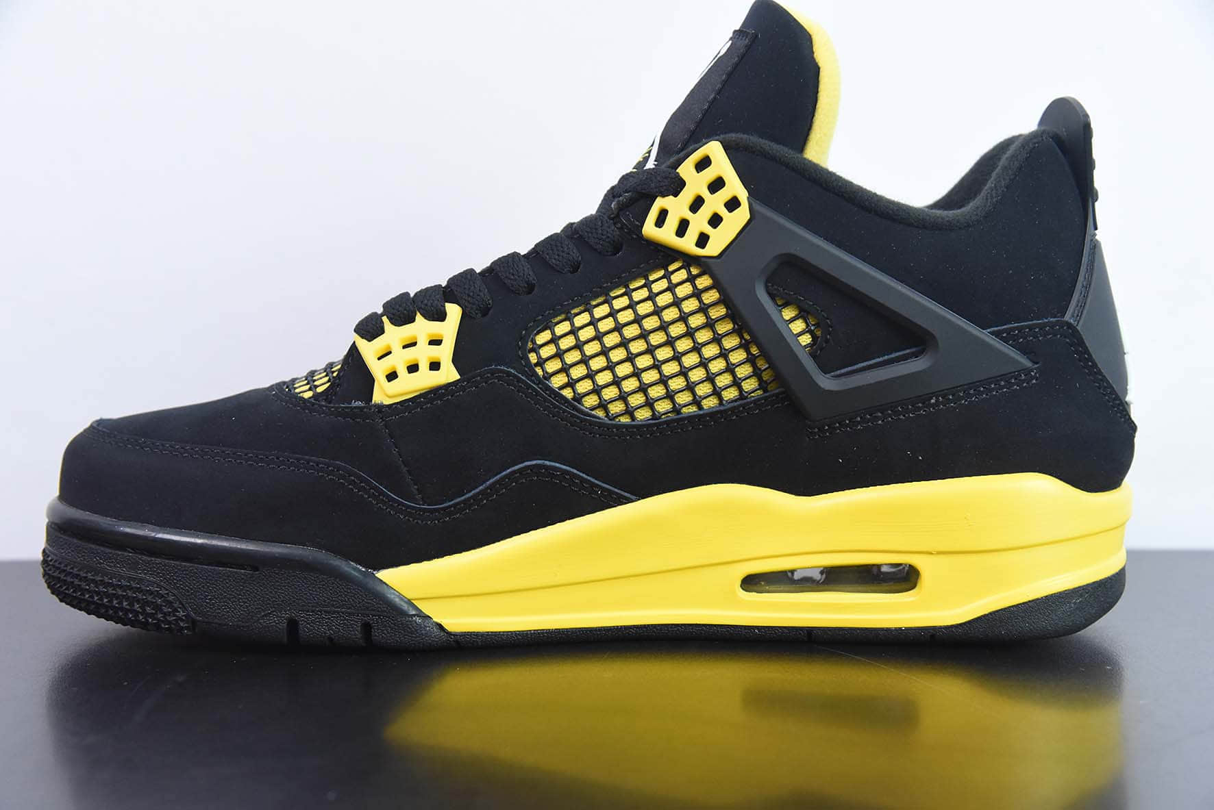 乔丹Air Jordan 4 Retro Thunder AJ4 乔4黑黄雷公男子文化篮球鞋纯原版本 货号：DH6927-017