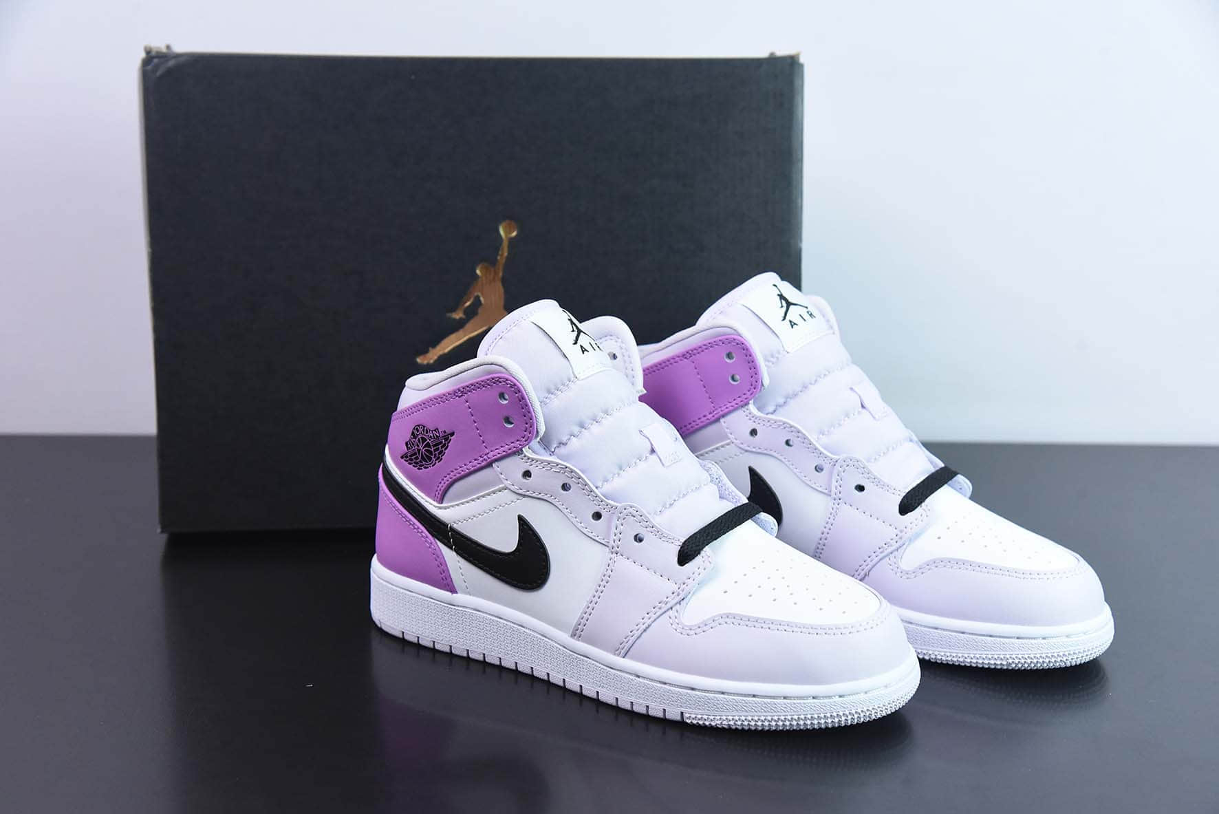 乔丹Air Jordan 1 Mid AJ1薰衣草白紫粉中帮篮球鞋纯原版本 货号：DQ8423-501