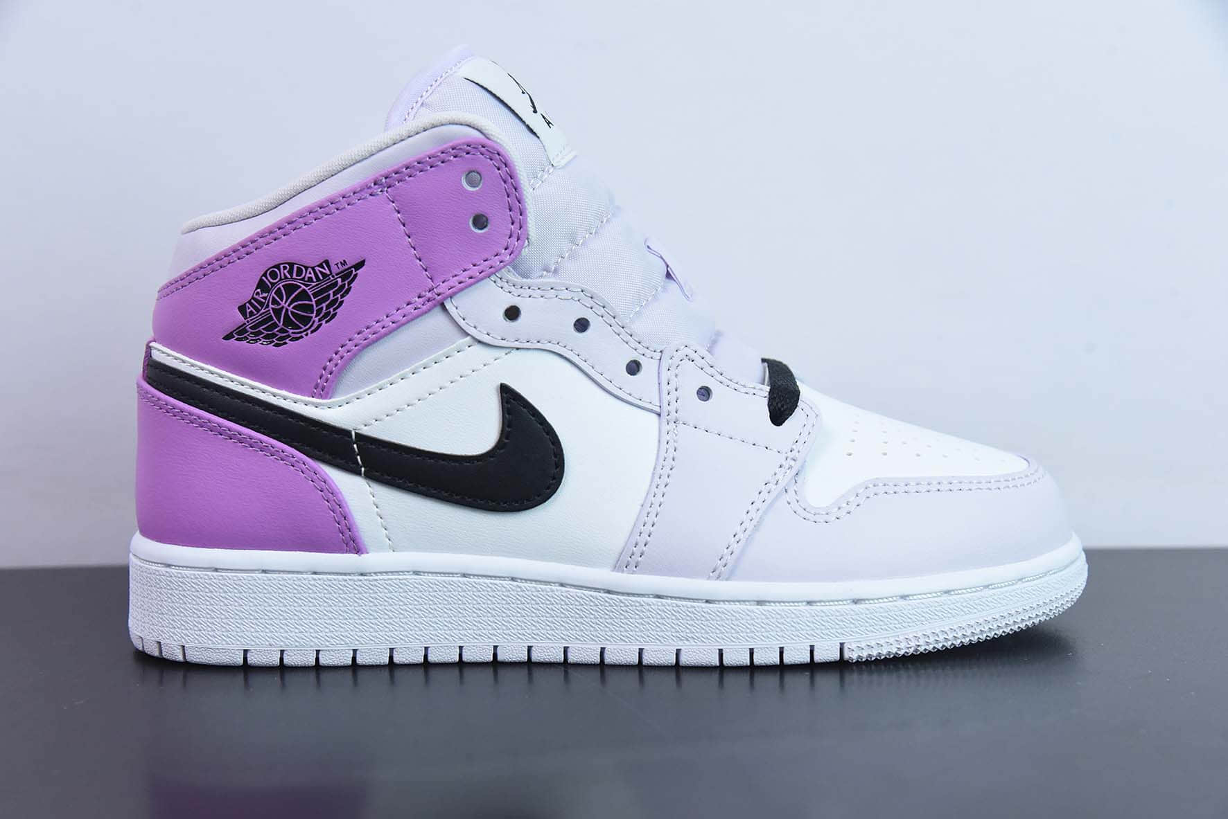 乔丹Air Jordan 1 Mid AJ1薰衣草白紫粉中帮篮球鞋纯原版本 货号：DQ8423-501