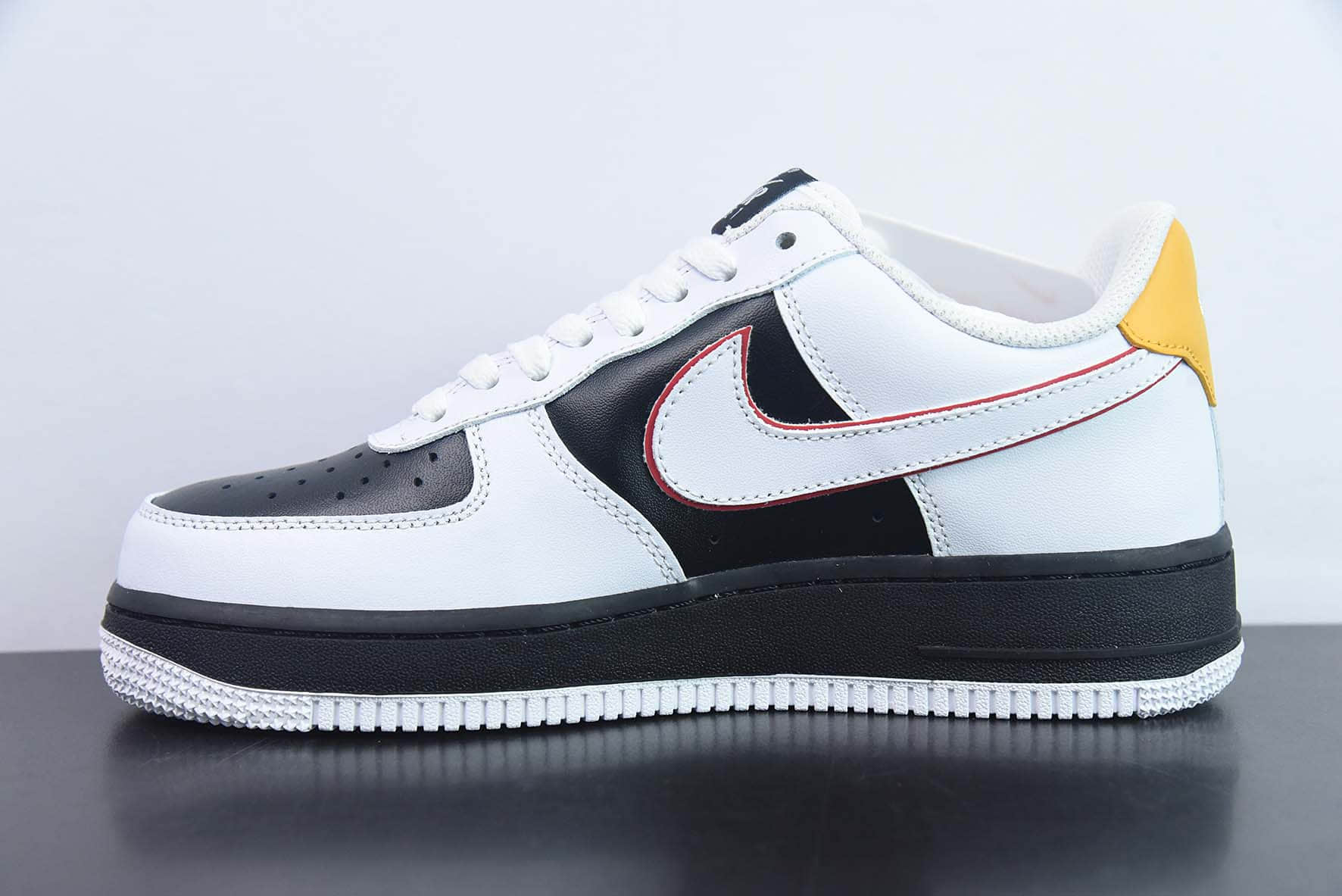 耐克Nike Air Force 1'07 Low 李小龙配色空军一号低帮休闲板鞋纯原版本 货号：KN2696-024 