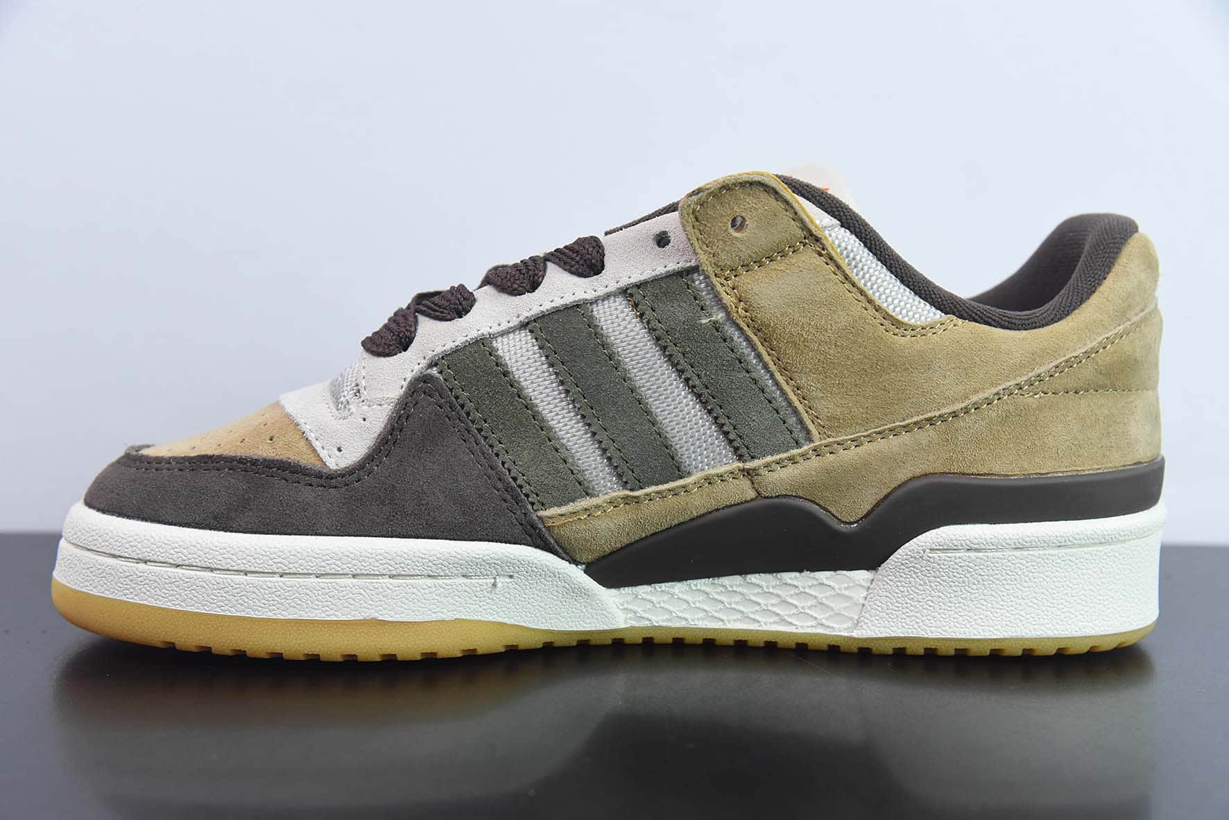 阿迪达斯Adidas Originals Forum 84 Low 深棕麦黄浅灰罗马系列魔术贴低帮休闲板鞋纯原版本 货号：GW4334