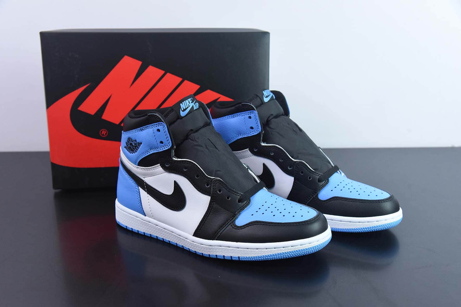 乔丹Air Jordan 1 High OG UNC Toe AJ1黑蓝脚趾高帮篮球鞋纯原版本 货号：DZ5485-400