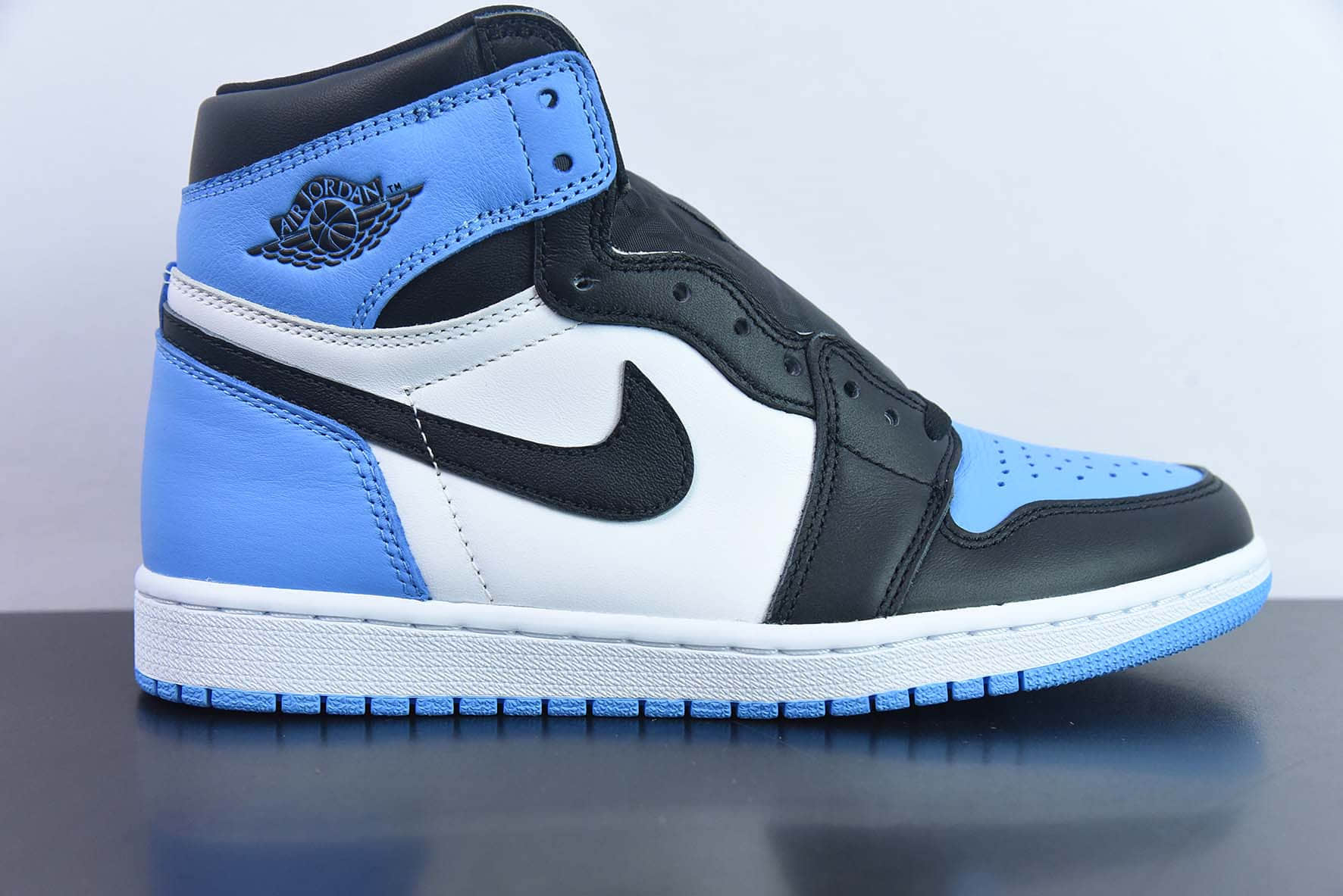 乔丹Air Jordan 1 High OG UNC Toe AJ1黑蓝脚趾高帮篮球鞋纯原版本 货号：DZ5485-400