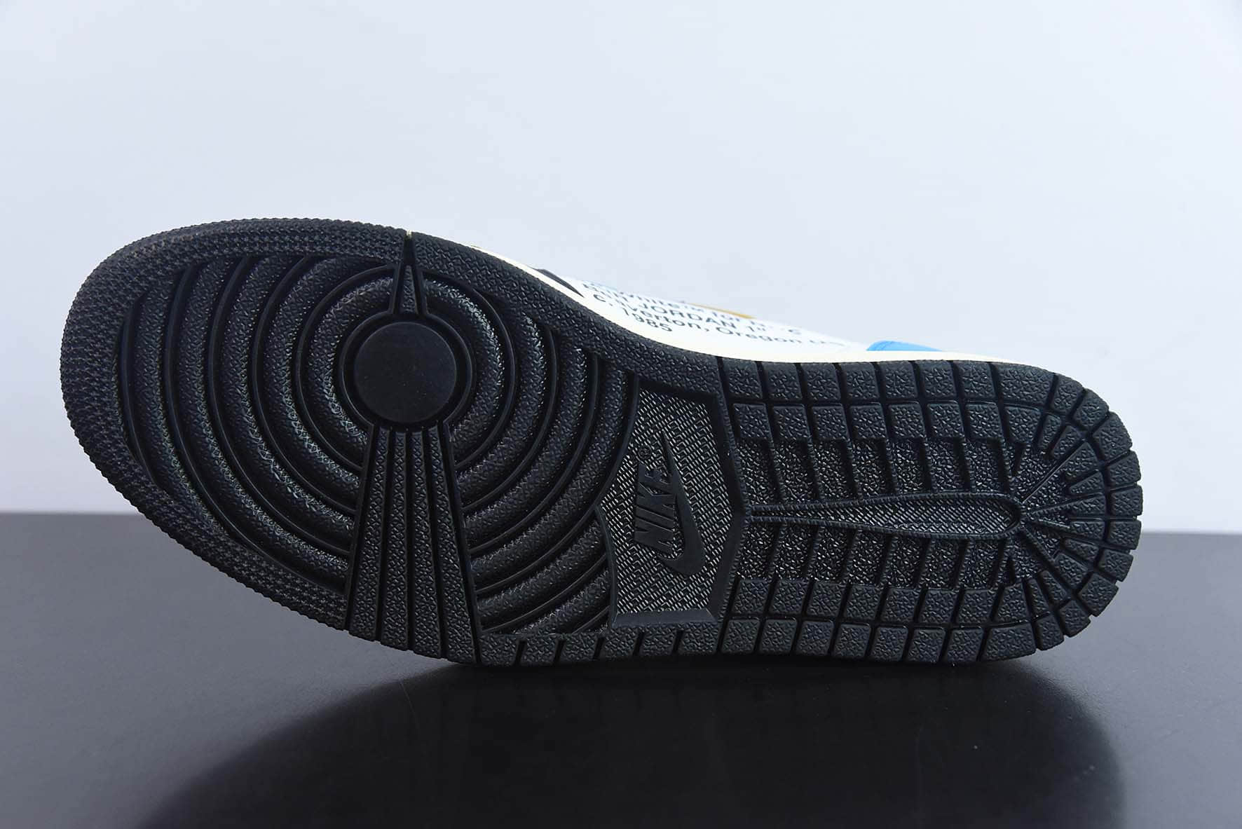 乔丹Air JordanUnion LA x Off-White x Air Jordan 1 Low OGGOAT LOWSAJ1 “OW三方联名黑白蓝倒钩”低帮篮球鞋纯原版本 货号：CZ0790-108