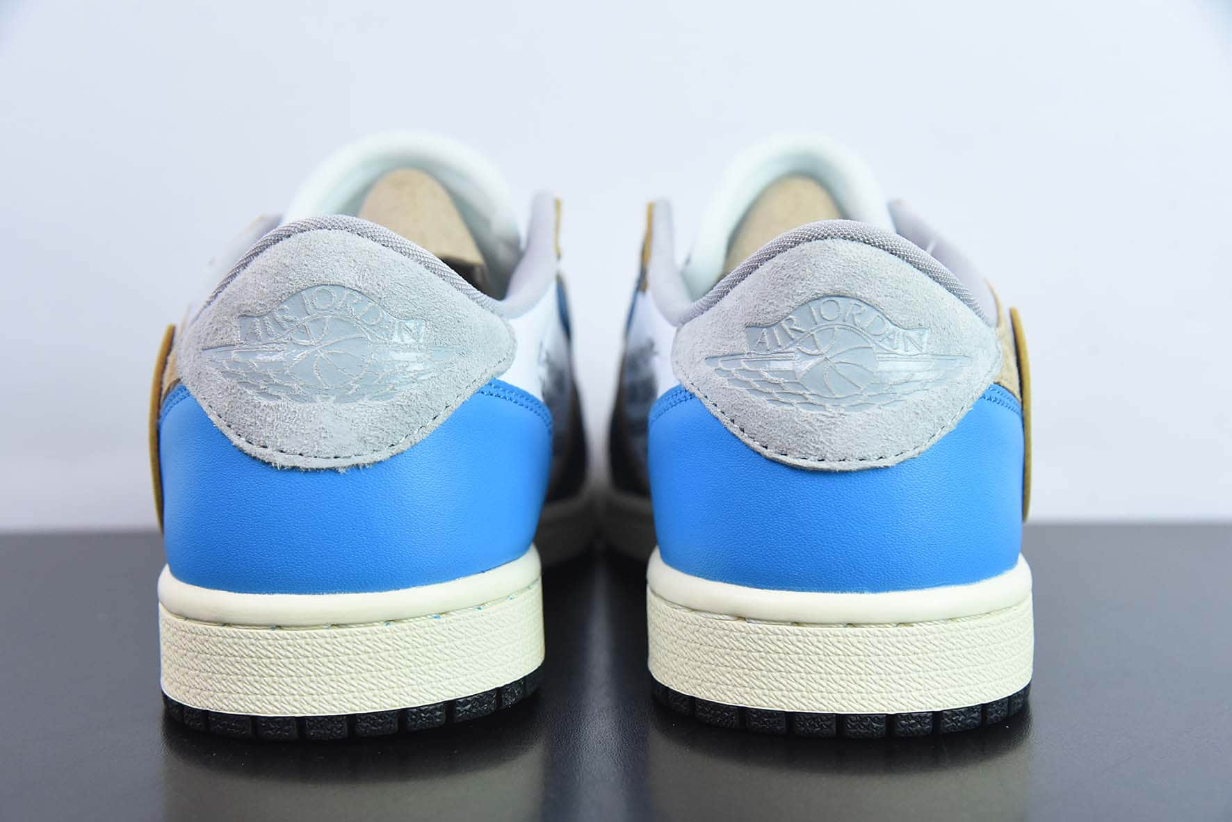 乔丹Air JordanUnion LA x Off-White x Air Jordan 1 Low OGGOAT LOWSAJ1 “OW三方联名黑白蓝倒钩”低帮篮球鞋纯原版本 货号：CZ0790-108