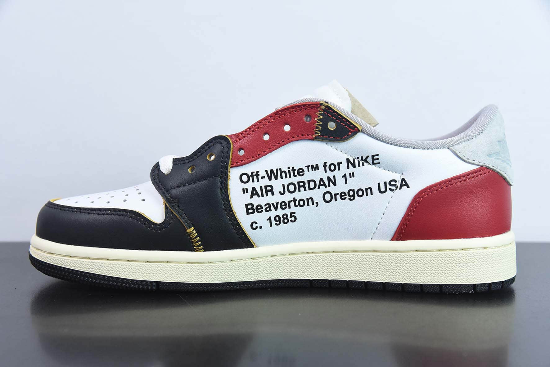 乔丹Air JordanUnion LA x Off-White x Air Jordan 1 Low OGGOAT LOWSAJ1 “OW三方联名黑白红倒钩”低帮篮球鞋纯原版本 货号：CZ0790-107