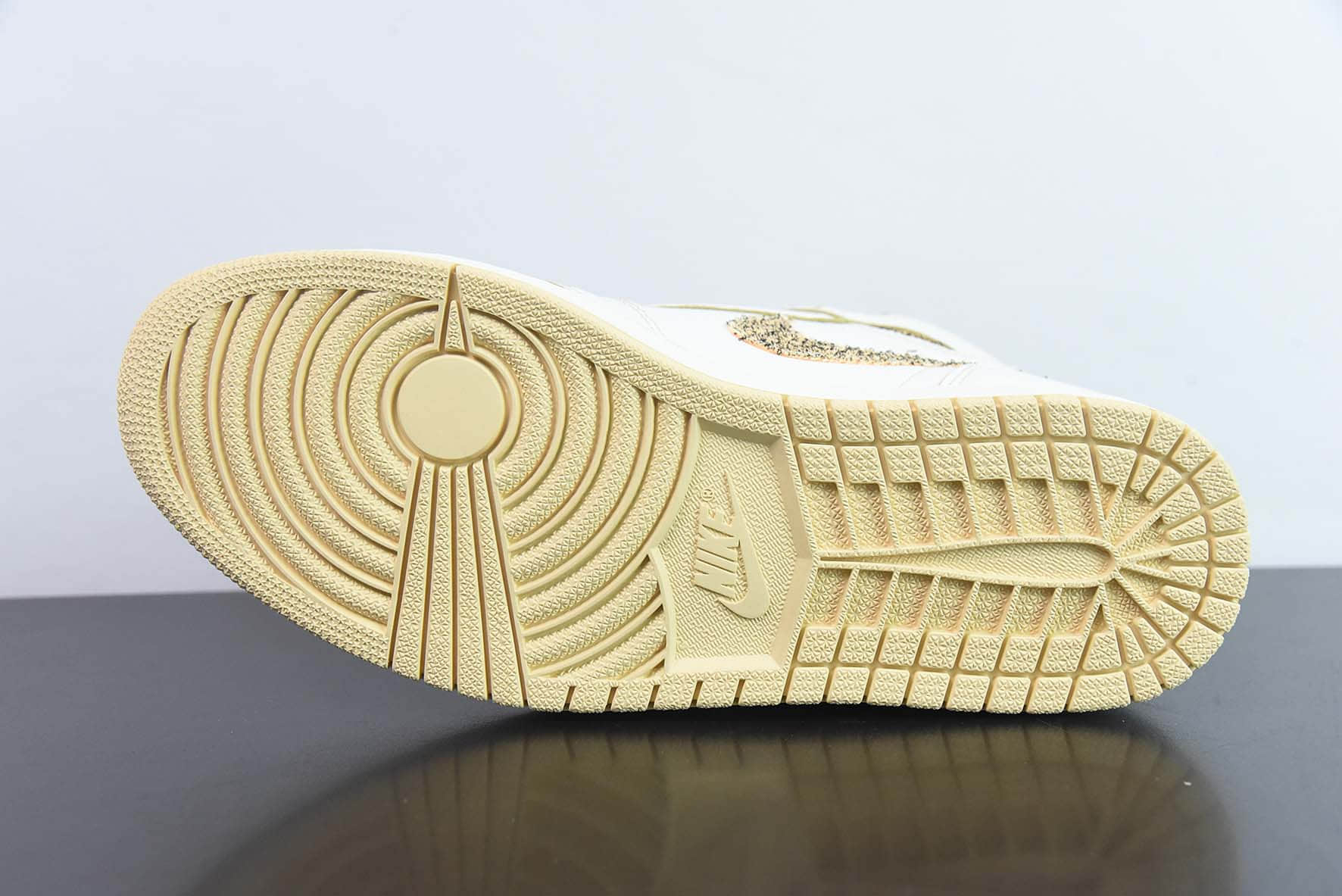 乔丹Air Jordan 1 High OG Vibrations of Naija AJ1 乔1小香风高帮篮球鞋纯原版本 货号:FD8631-100