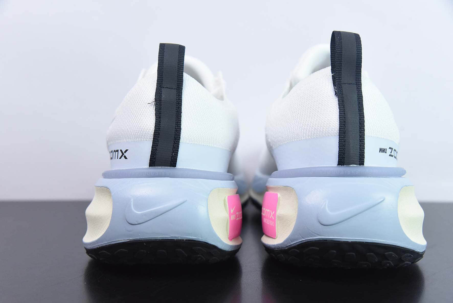 耐克NIKE Zoom X Invincible Run Fk 3 针织白黑浅蓝粉马拉松机能风格运动鞋纯原版本 货号：DR2615-100 