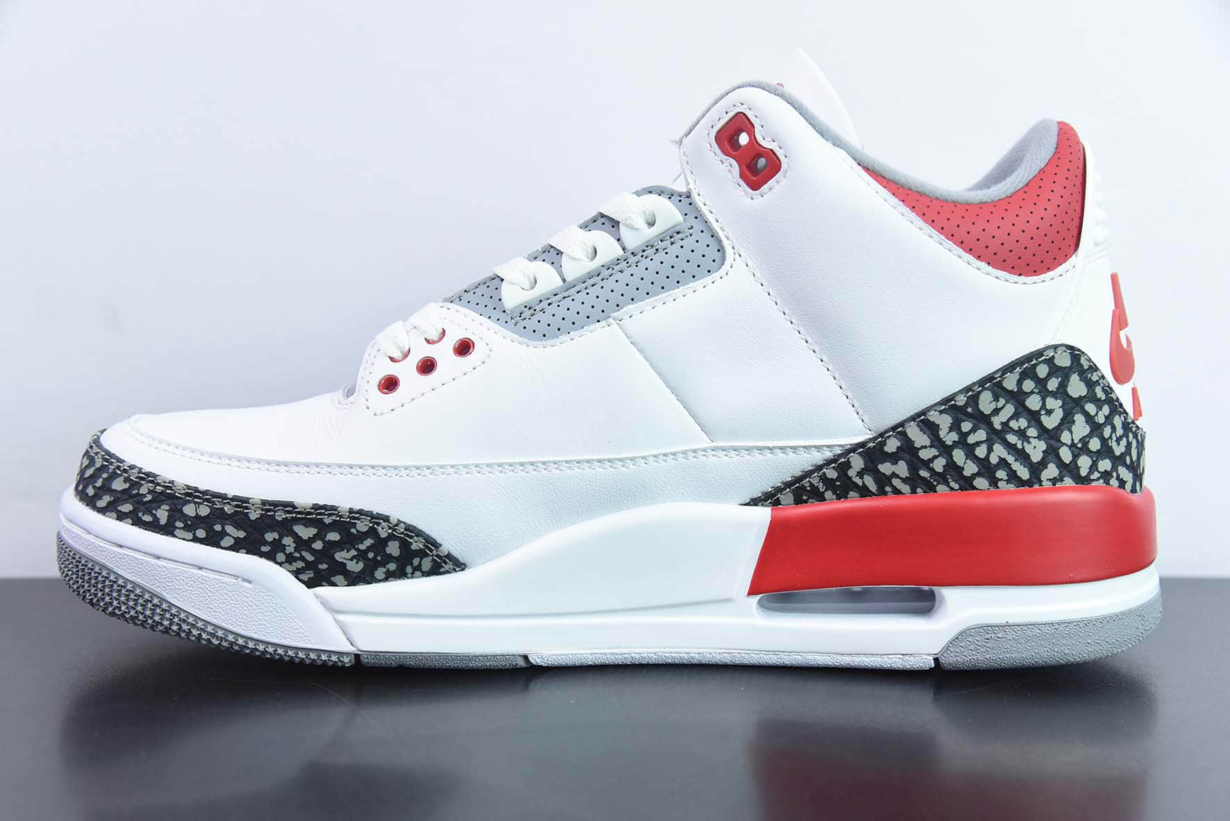 乔丹Air Jordan AJ3 白红爆裂纹男子文化篮球鞋纯原版本 货号：DA3707-160