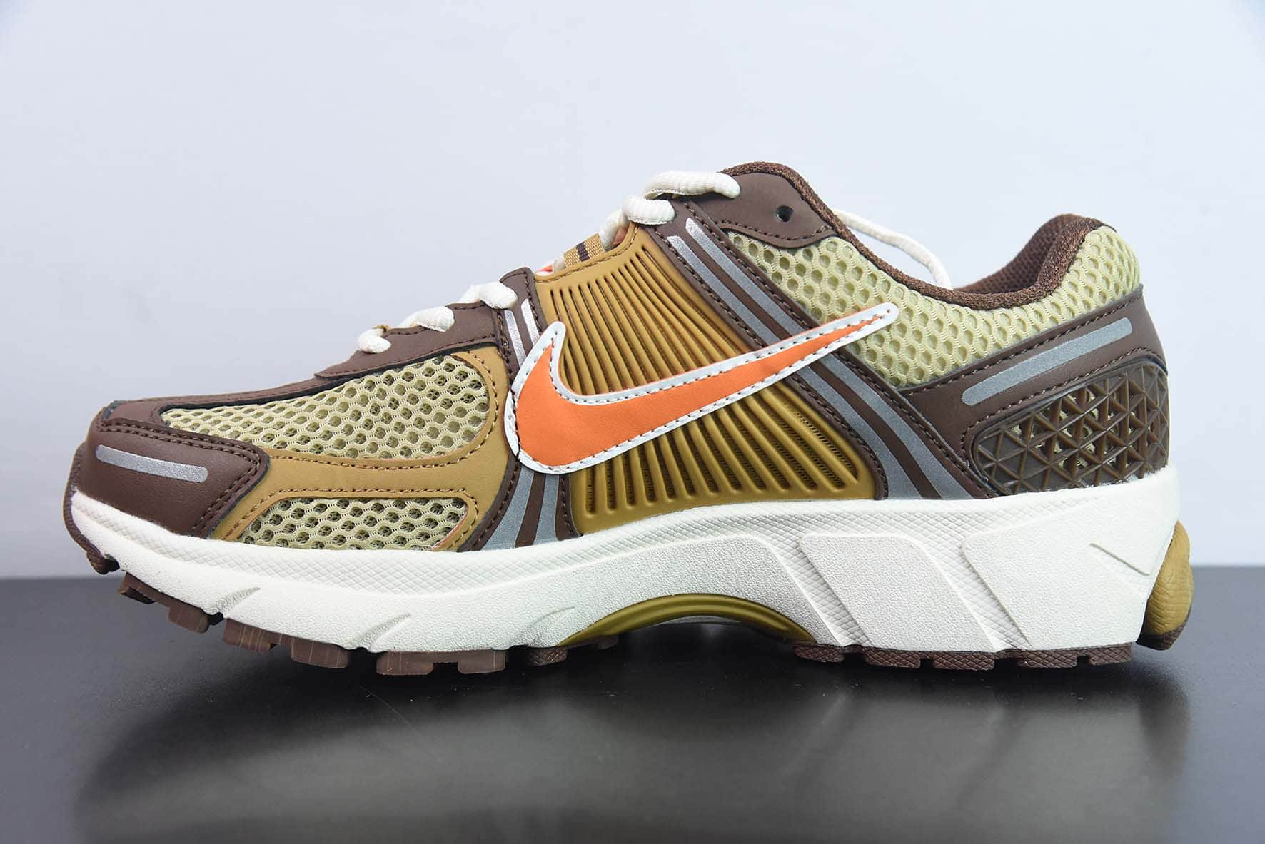 耐克Nike Zoom Vomero 5 佛莫罗5代黄褐经典复古潮流运动鞋纯原版本 货号:FB9149-700