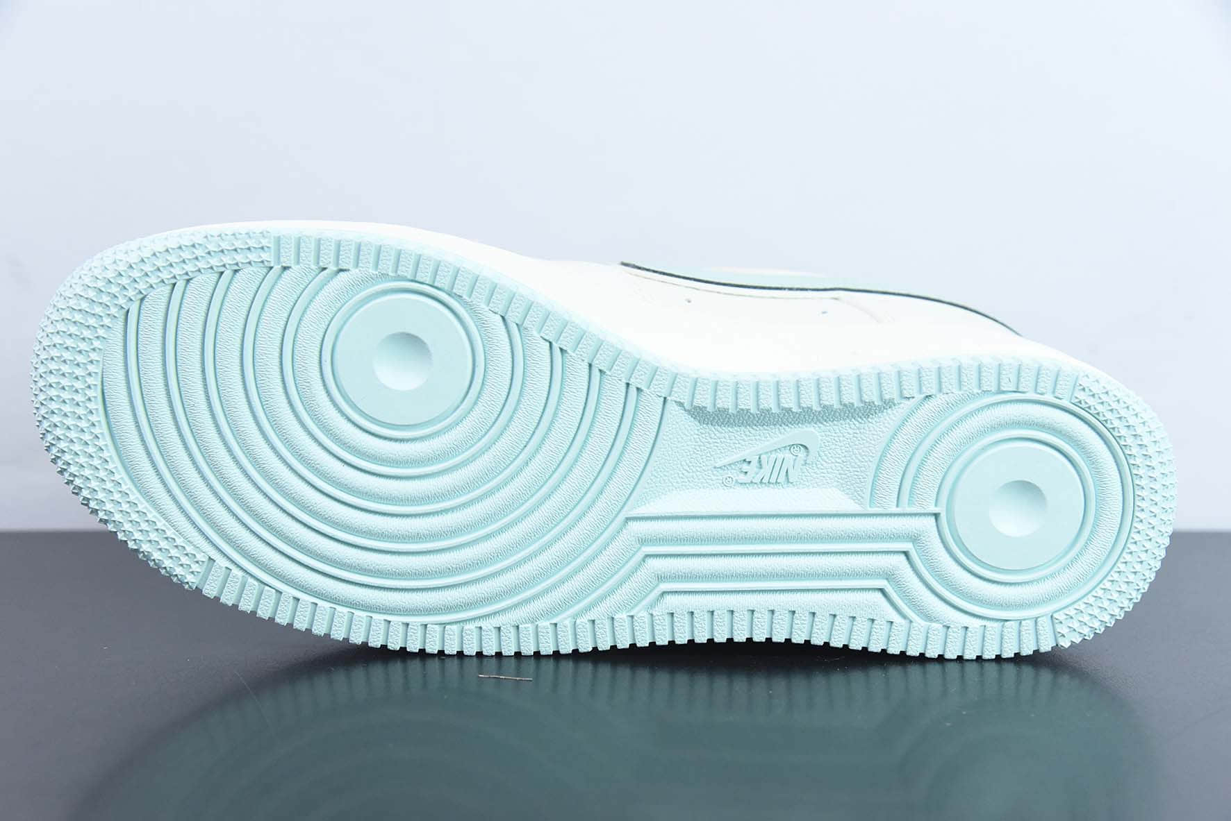 耐克Nike Air Force 1 Low '07 米冰蓝满天星低帮空军一号休闲板鞋纯原版本 货号：GL6835-011 