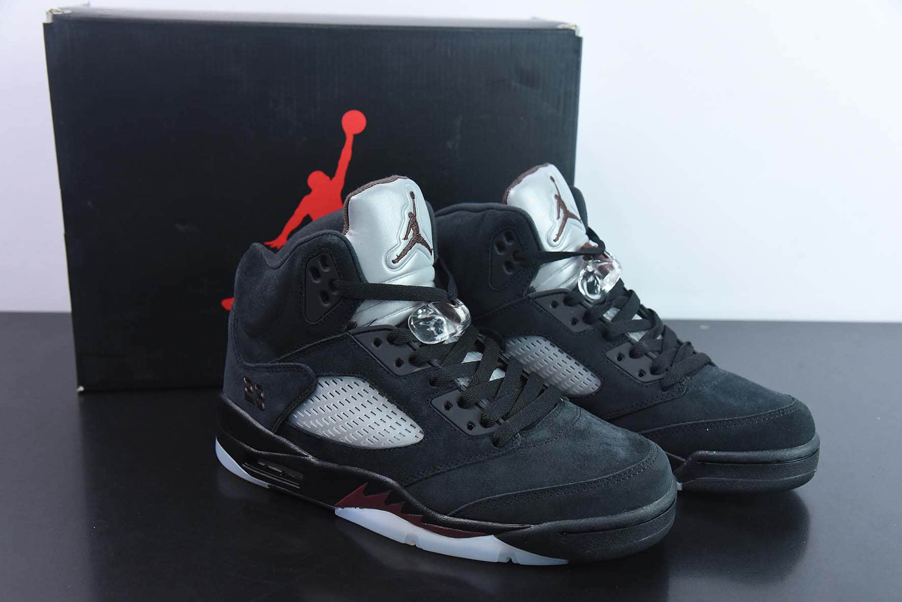 乔丹Ai Jordan A Ma Maniere x Air Jordan 5 Black Retro AJ5黑酒红联名款高帮篮球鞋纯原版本 货号：FD1330-001