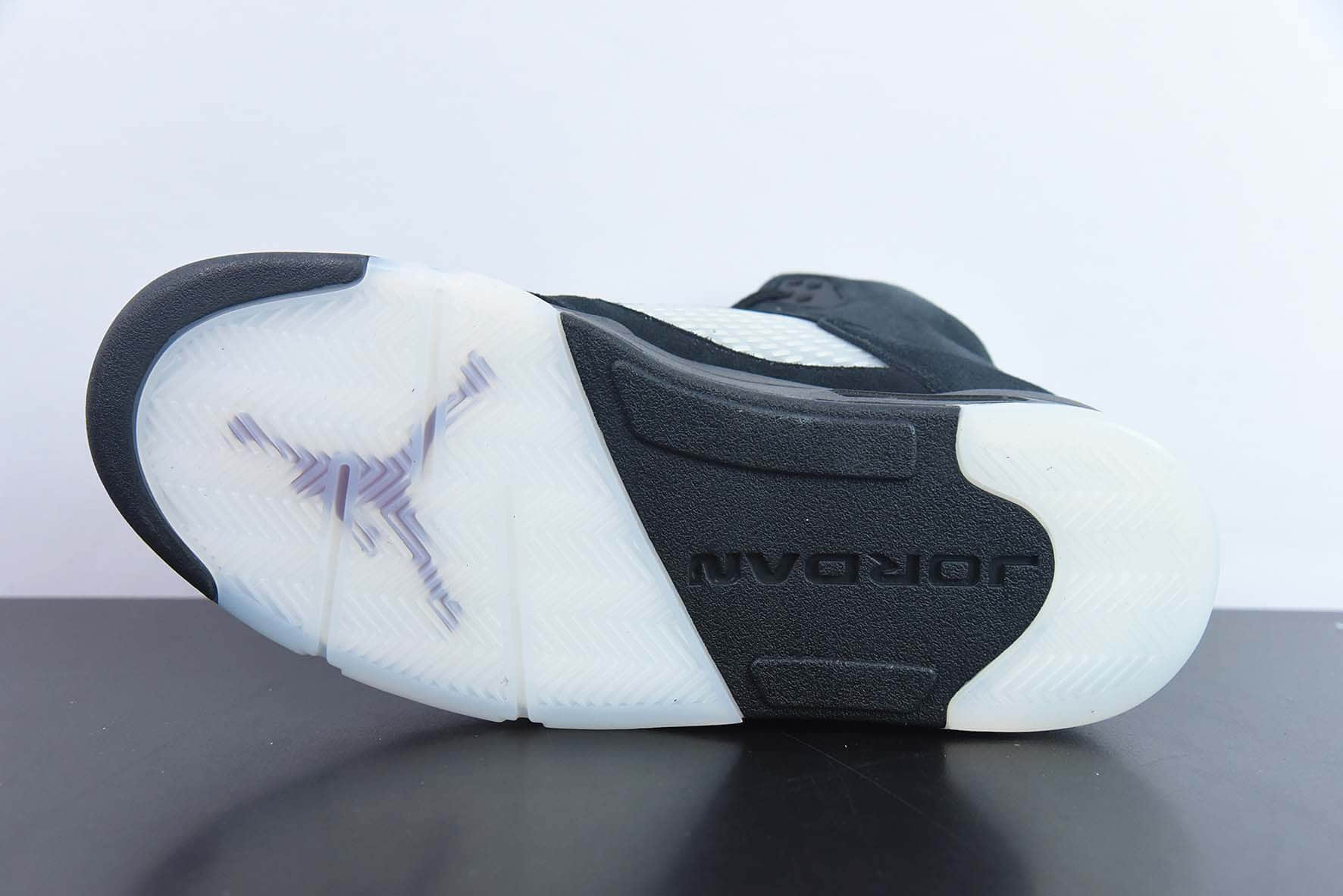 乔丹Ai Jordan A Ma Maniere x Air Jordan 5 Black Retro AJ5黑酒红联名款高帮篮球鞋纯原版本 货号：FD1330-001