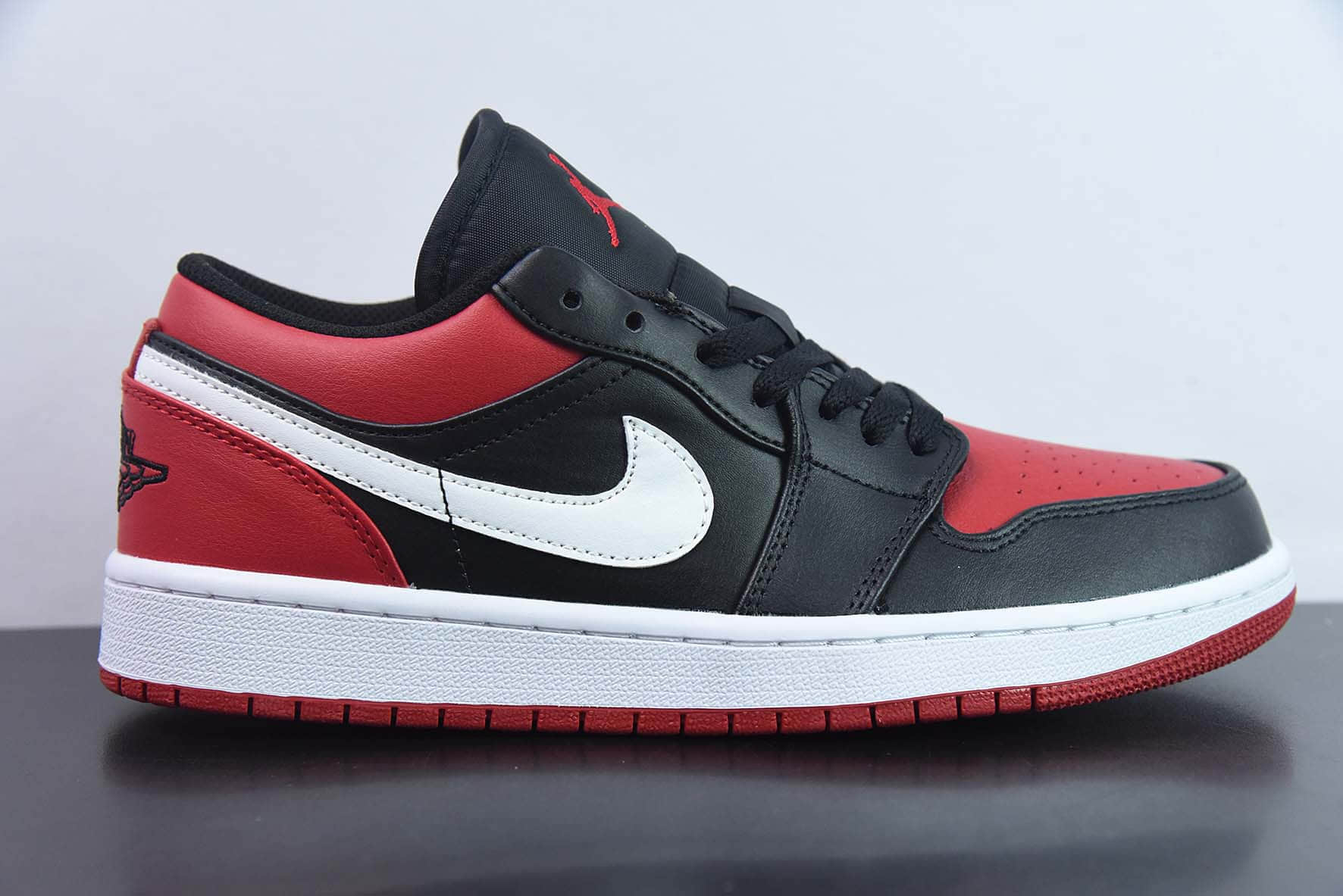 乔丹Air Jordan 1 Low AJ1黑红白钩低帮复古篮球鞋纯原版本 货号：553558-066 