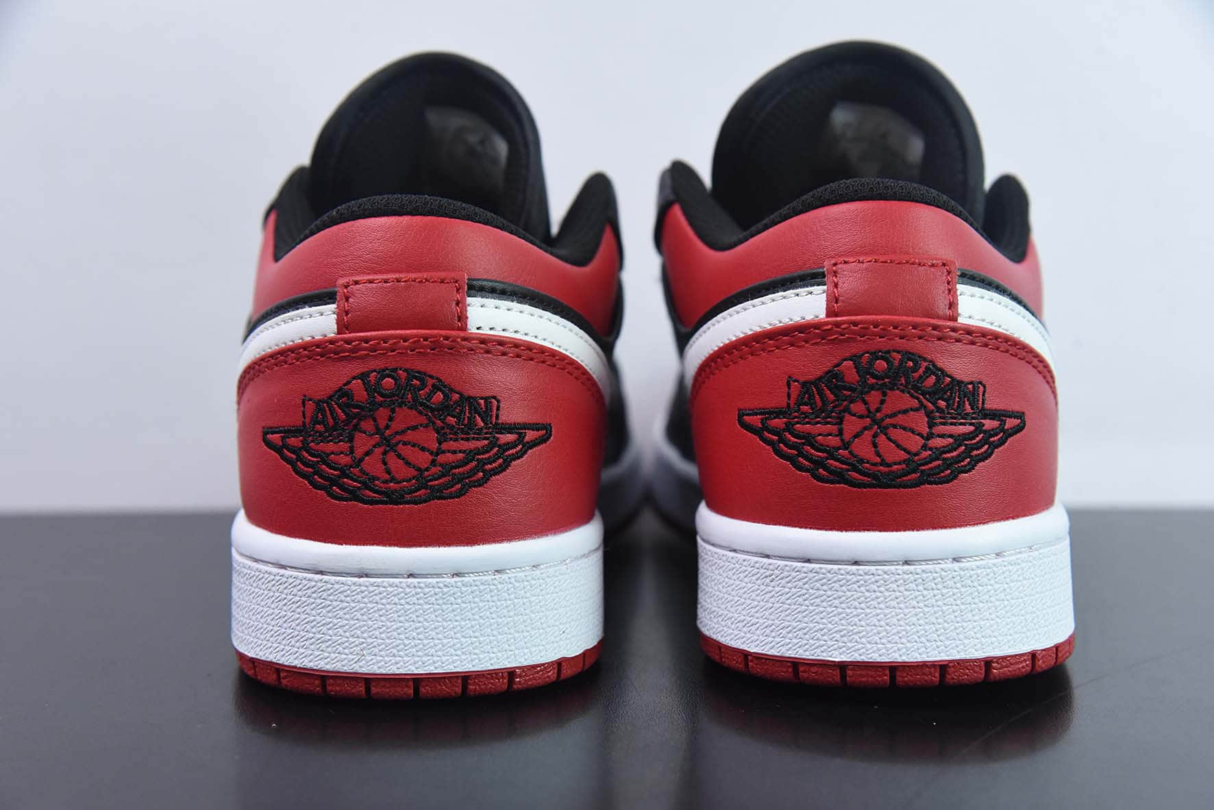 乔丹Air Jordan 1 Low AJ1黑红白钩低帮复古篮球鞋纯原版本 货号：553558-066 