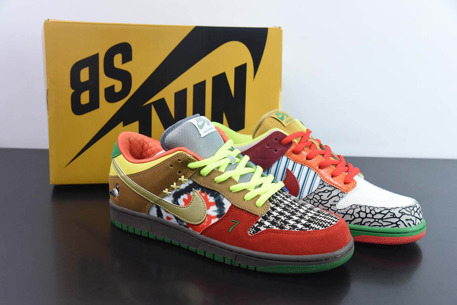 耐克NIKE SB Dunk What the Dunk 慈善鸳鸯鸽子SB低帮休闲板鞋纯原版本 货号：318403-141 