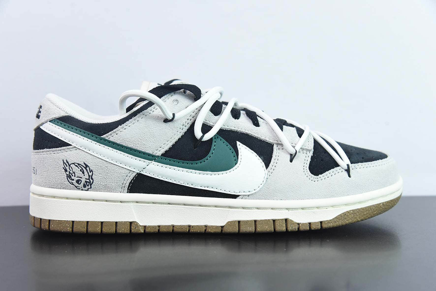 耐克Nike SB Dunk Low 85 白绿双勾绑带 SB低帮运动休闲板鞋纯原版本 货号：DO9457-134