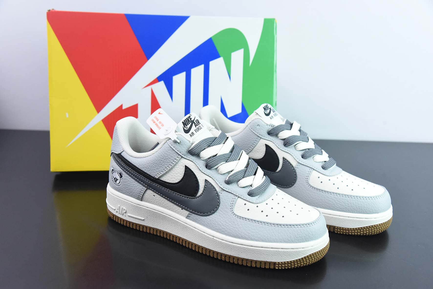 耐克Nike Air Force 1'07 Low 黑灰小熊双勾空军一号低帮休闲板鞋纯原版本 货号:CC2569-033