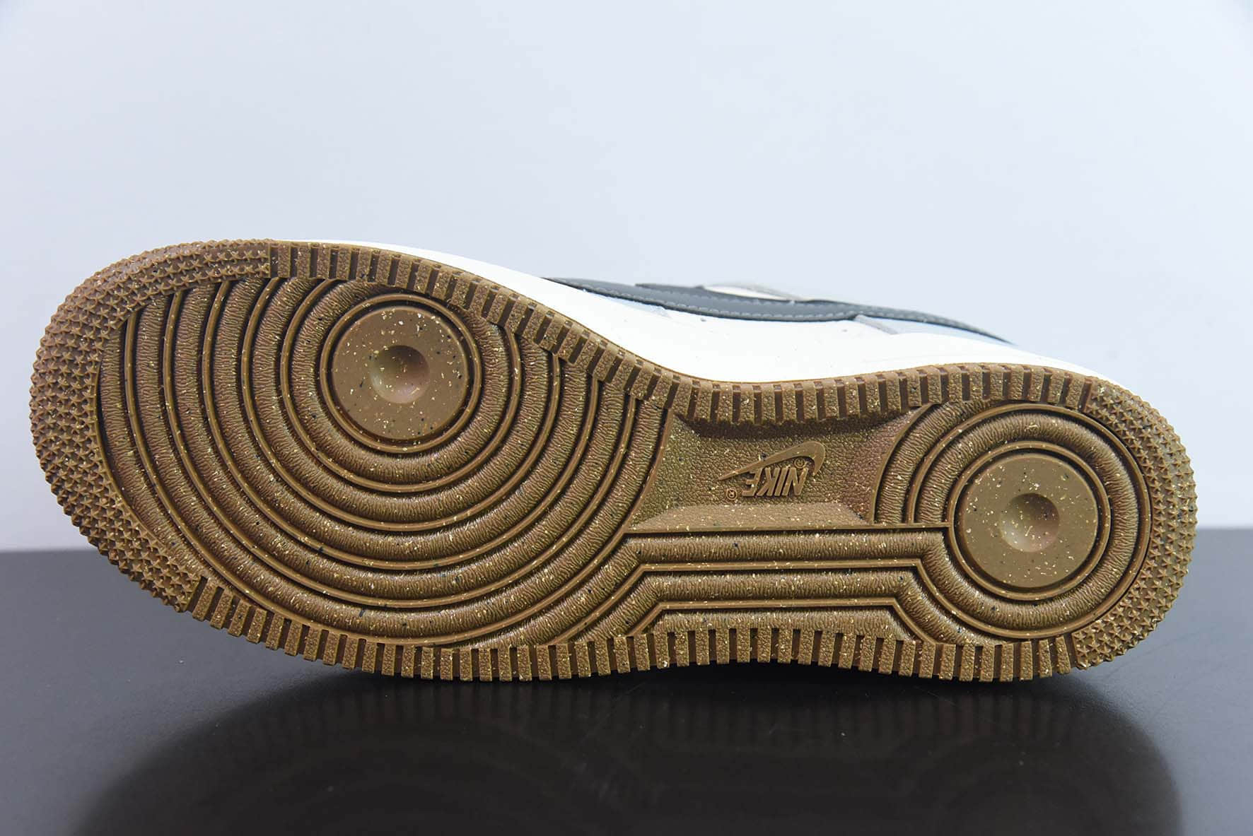 耐克Nike Air Force 1'07 Low 黑灰小熊双勾空军一号低帮休闲板鞋纯原版本 货号:CC2569-033