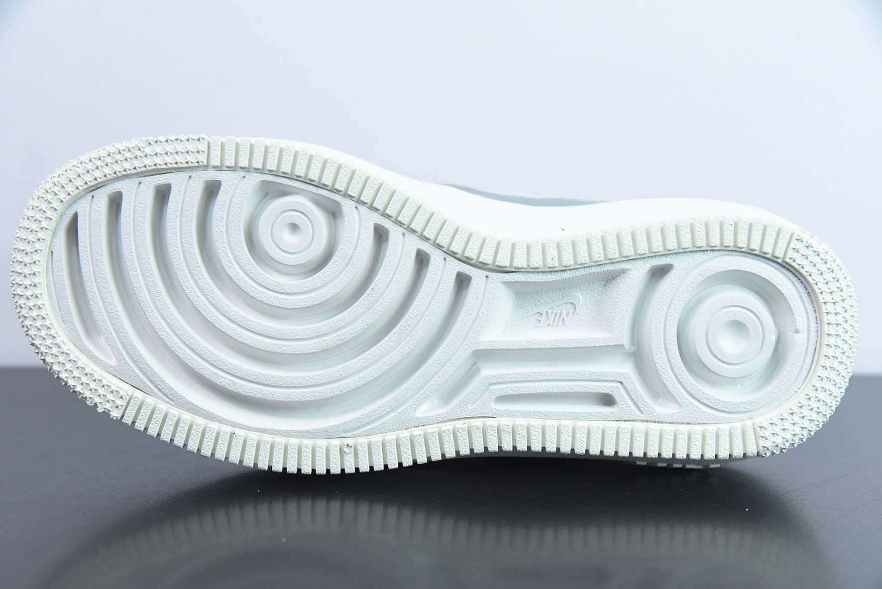 耐克Nike Air Force 1 PLT.AF.ORM Triple White 米白灰蓝黄空军一号低帮休闲板鞋纯原版本 货号:DJ9946-002