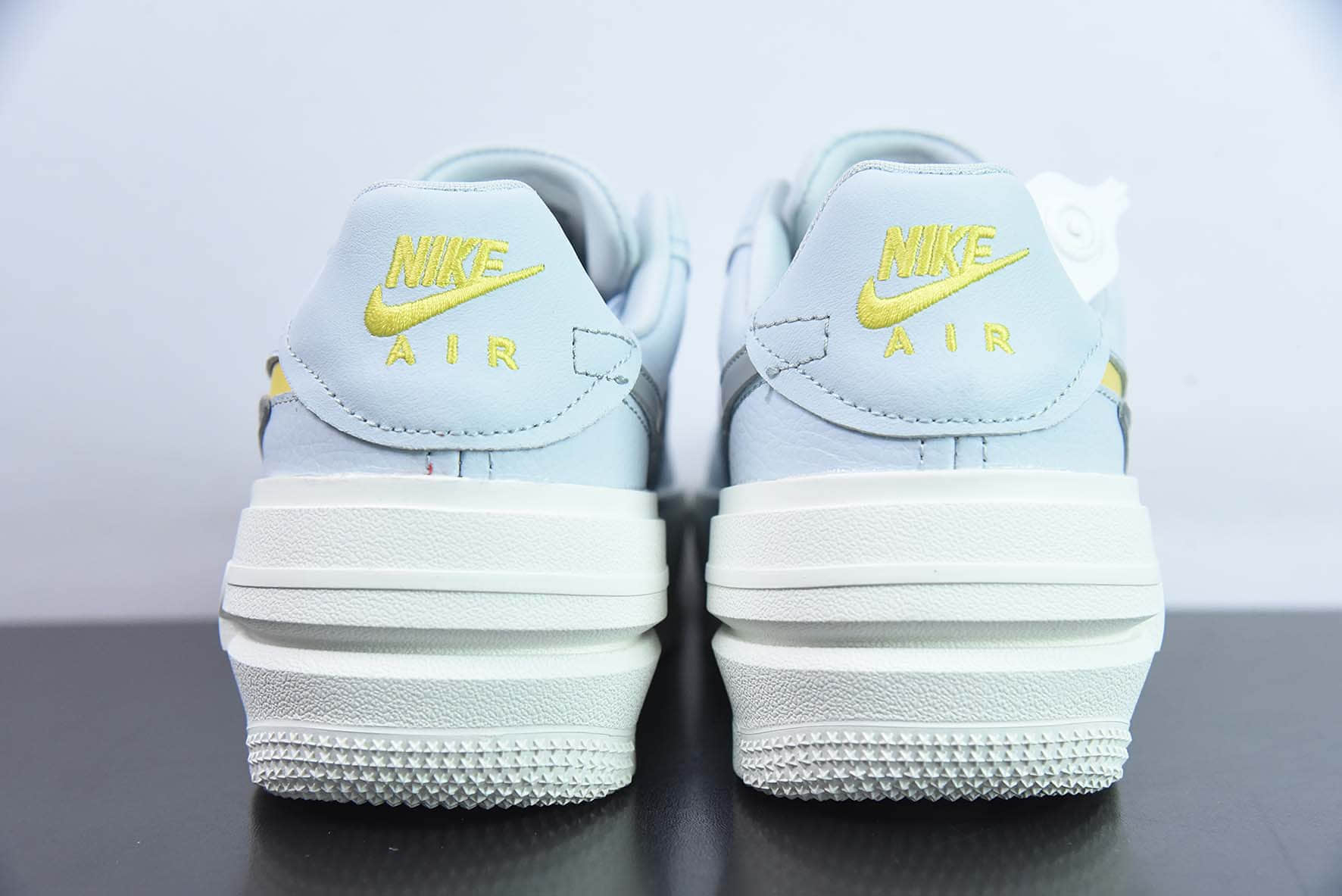 耐克Nike Air Force 1 PLT.AF.ORM Triple White 米白灰蓝黄空军一号低帮休闲板鞋纯原版本 货号:DJ9946-002