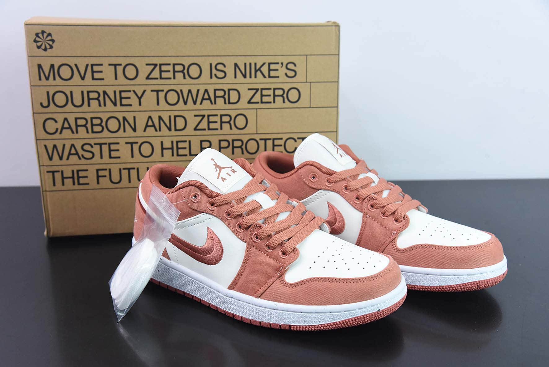 乔丹Air Jordan 1 Low AJ1 乔丹1代白粉刺绣低帮文化篮球鞋纯原版本 货号：FN3722-801