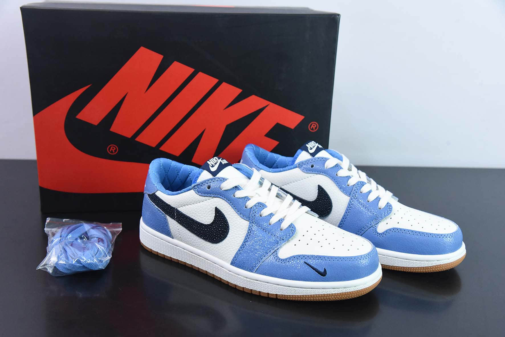 乔丹Air Jordan 1 Low AJ1 乔1黑白蓝爆裂纹低帮文化篮球鞋纯原版本 货号：DZ0791-102 