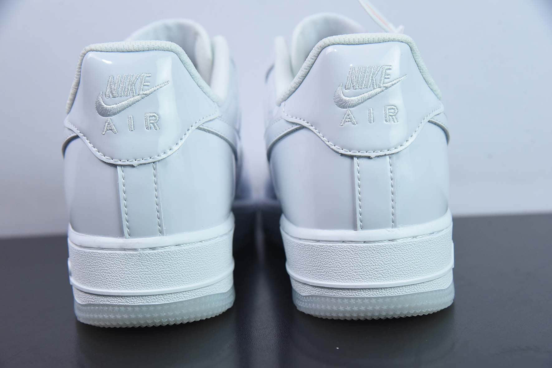 耐克Nike Air Force 1’07 LowWhite Pearlescent漆皮全白珠光空军一号经典低帮百搭休闲运动板鞋纯原版本 货号：HP3656-522