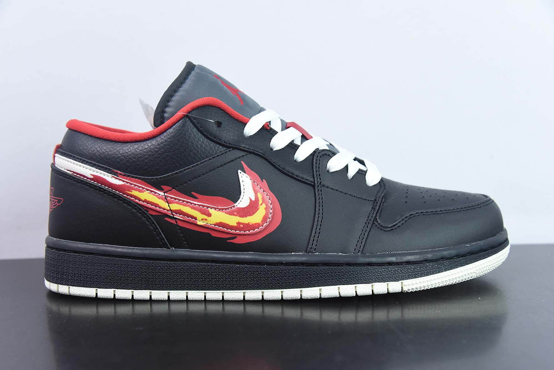 乔丹Air Jordan 1 Low Flaming Swoosh AJ1黑红火焰低帮复古文化篮球鞋纯原版本 货号：FJ7073-010