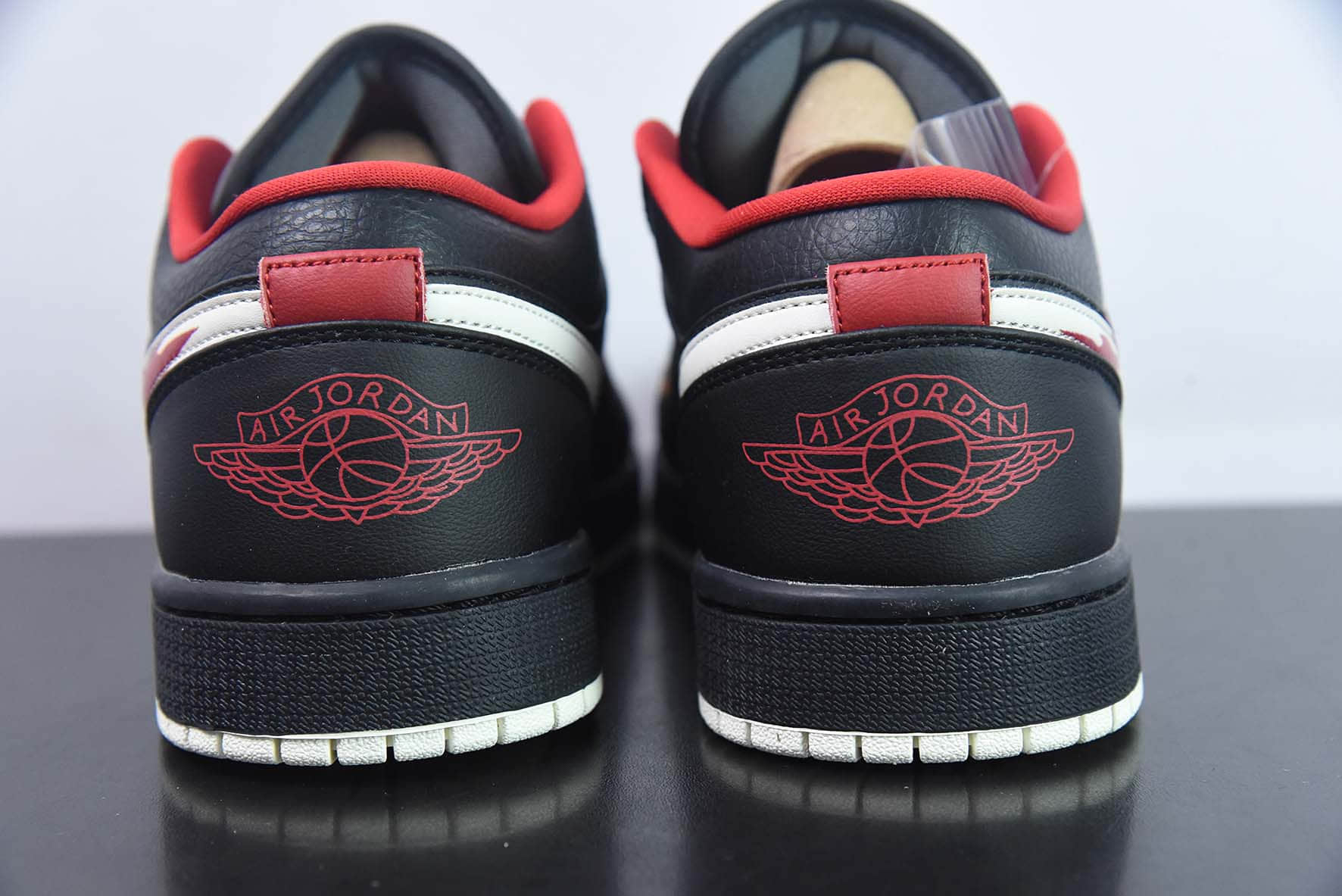乔丹Air Jordan 1 Low Flaming Swoosh AJ1黑红火焰低帮复古文化篮球鞋纯原版本 货号：FJ7073-010