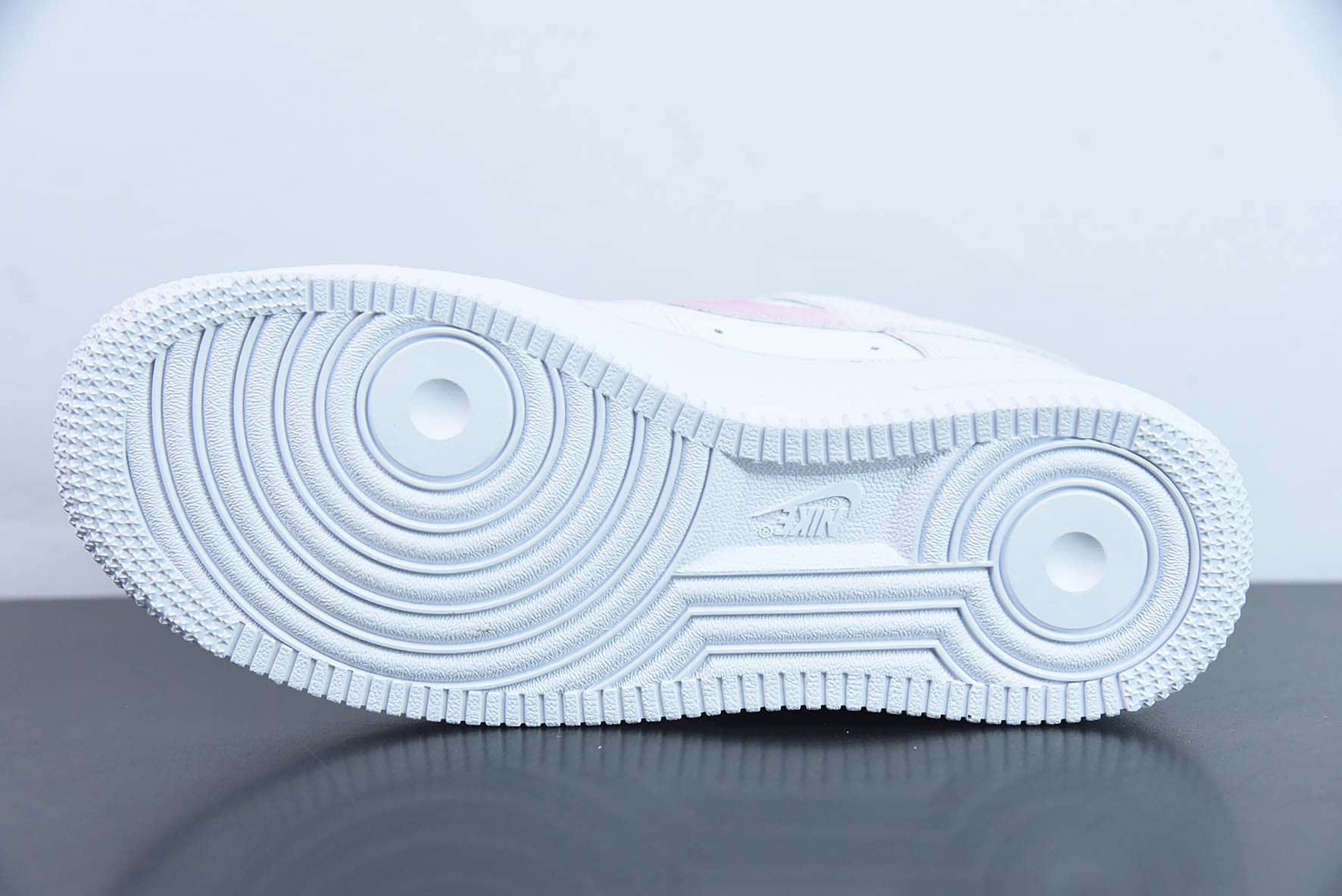 耐克NIke Air Force 1 '07 Low “手绘樱花”空军一号低帮休闲板鞋纯原版本 货号：315115-112 