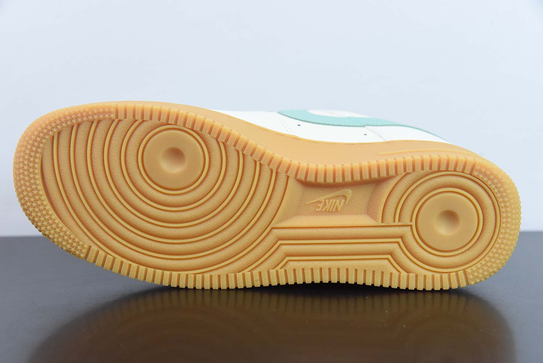 耐克Nike Air Force 1'07 LowMilky WhiteMintGum皮革奶白薄荷绿生胶底空军一号低帮休闲板鞋纯原版本 货号：XC2351-055