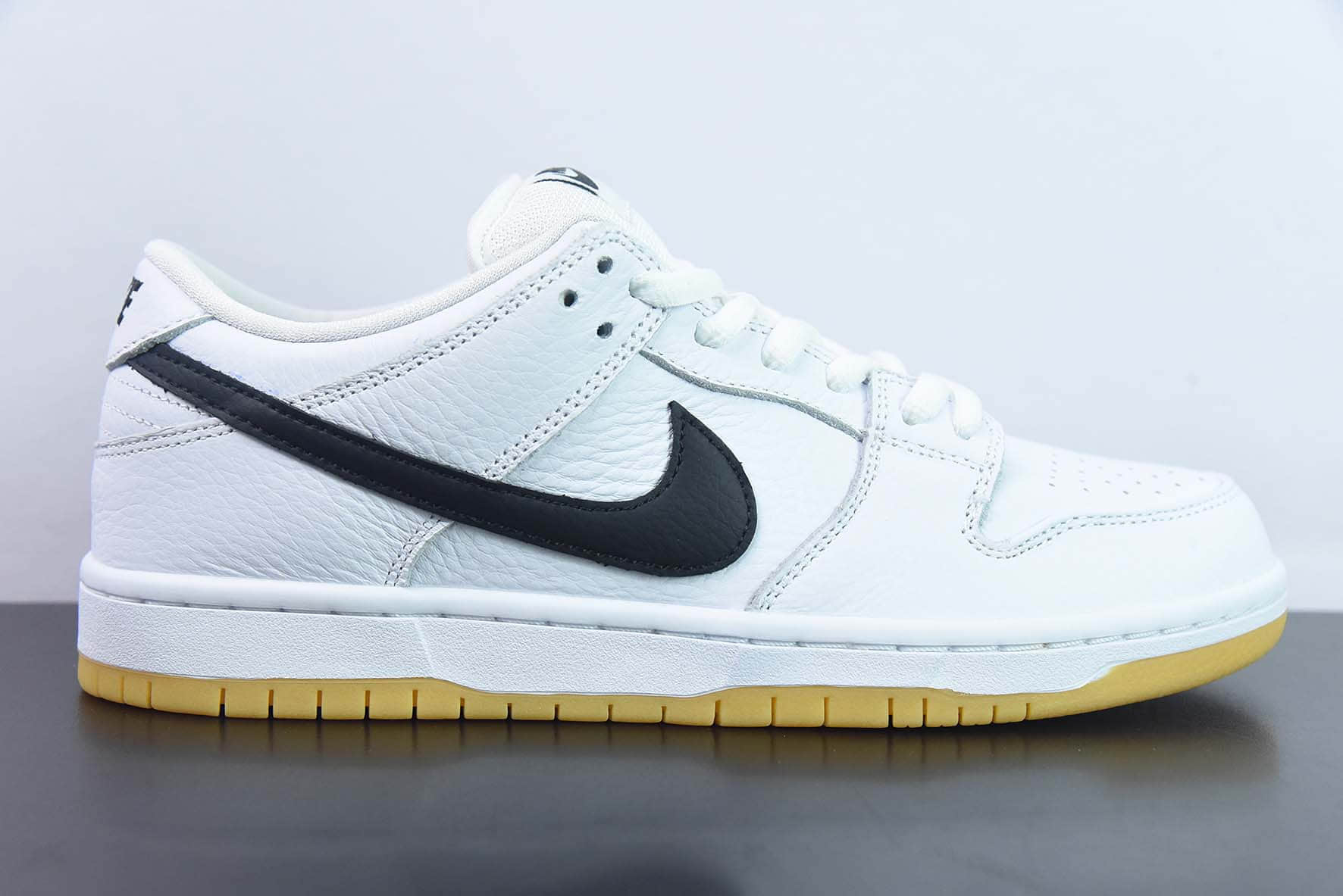 耐克Nike Dunk Sb Low Pro Iso White Gum 白黑生胶小白鞋SB复古低帮板鞋纯原版本 货号：CD2563-101