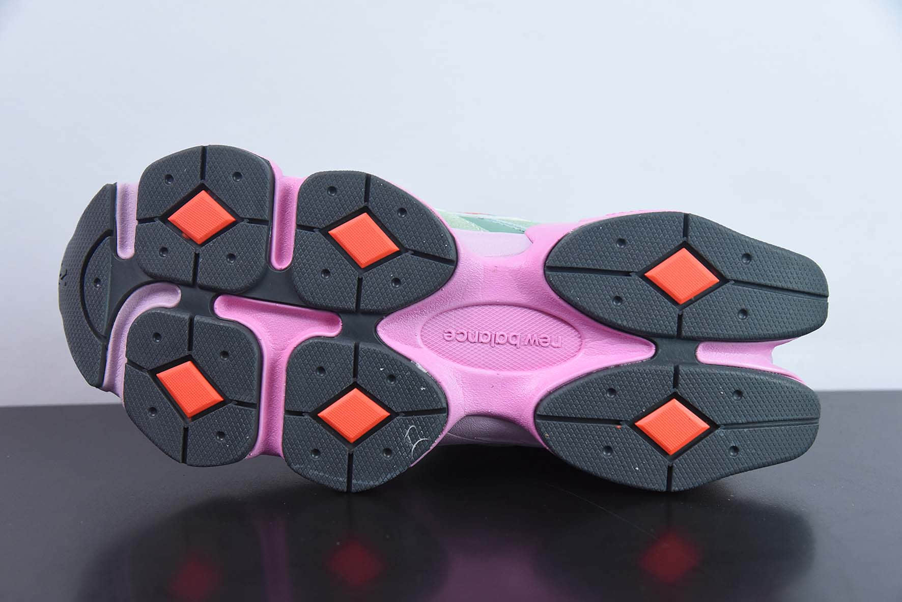 新百伦New Balance 9060Multi-Color系列工业绿粉彩虹复古百搭老爹风小象蹄休闲运动跑步鞋纯原版本 货号:U9060WRB