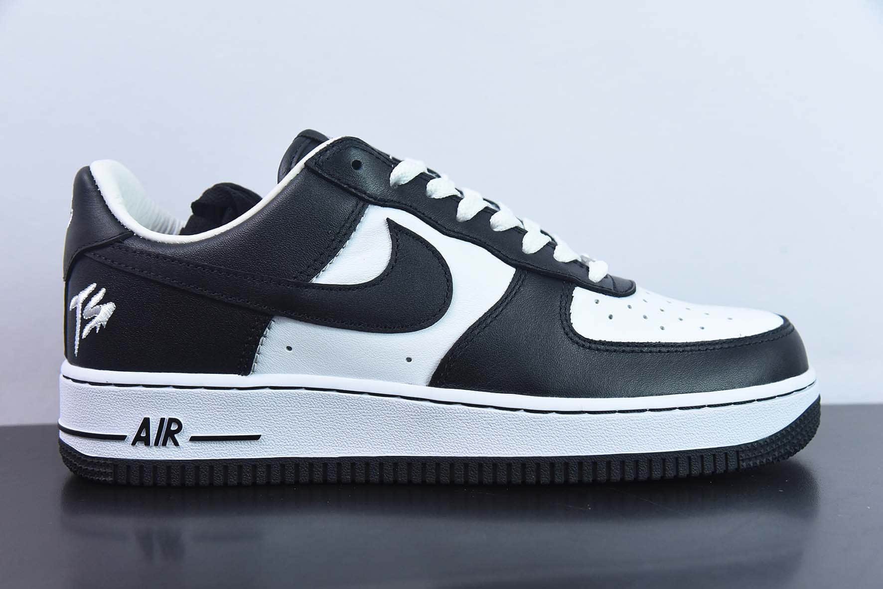 耐克Nike Terror Squad x Nike Air Force 1 LowTS联名黑白空军一号低帮休闲板鞋纯原版本 货号：FJ5756-100