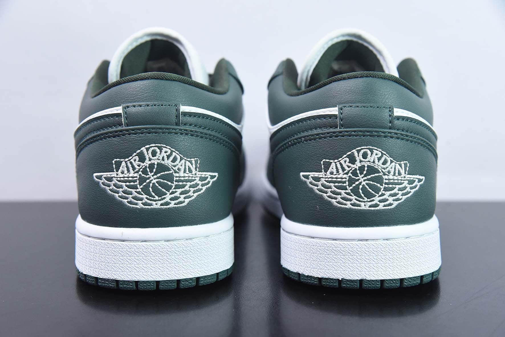 乔丹Air Jordan AJ1 Low牛油果绿低帮篮球鞋纯原版本 货号：DC0774-113 