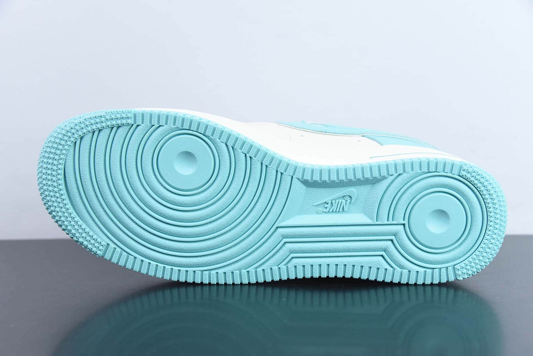 耐克Nike Air Force 1白蓝拼色迷你勾空军一号低帮休闲板鞋纯原版本 货号：IO5636-555